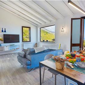 2 bedroom villa with infinity pool near Scopollo, sleeps 4